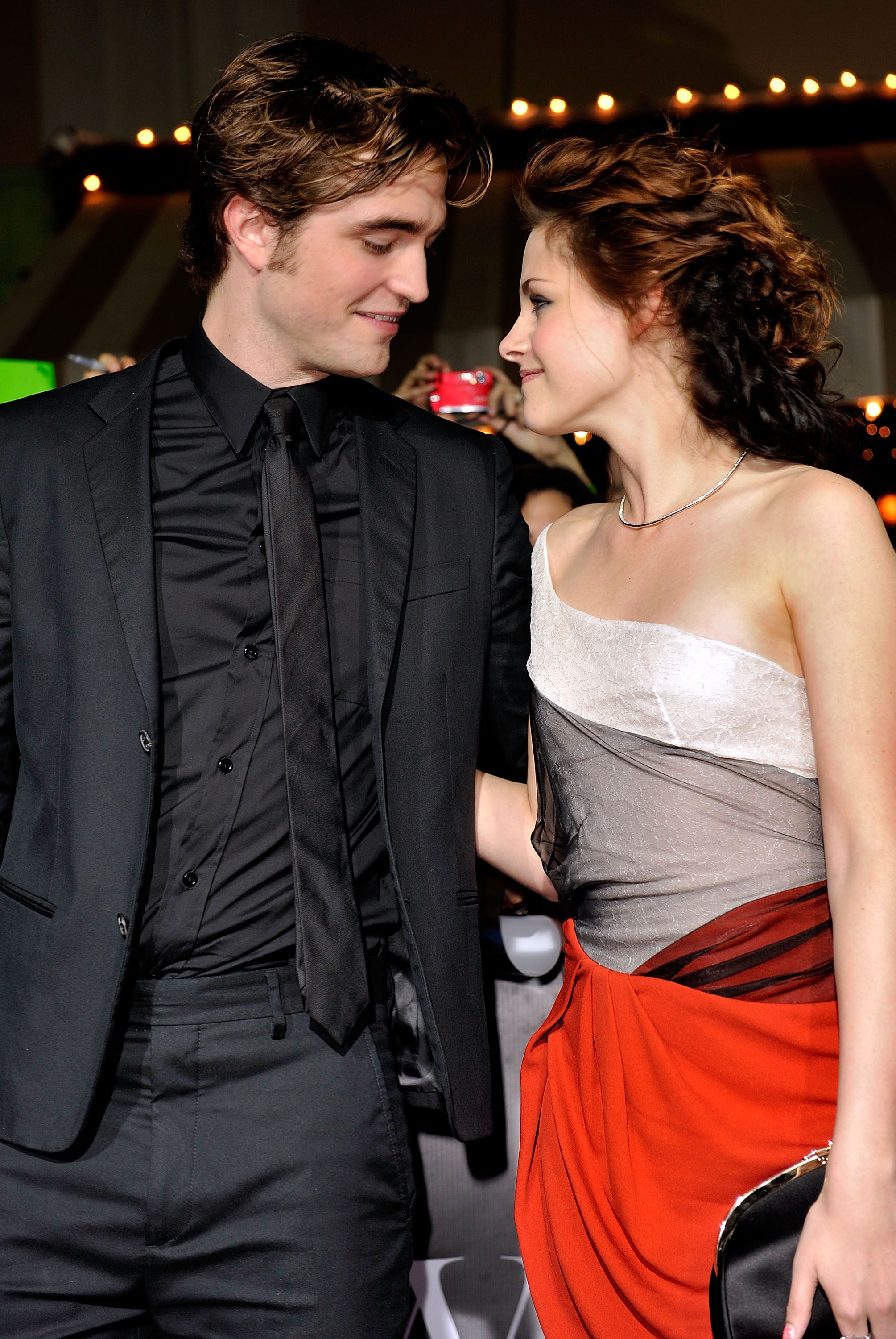 Twilights Director on Robert Pattinson and Kristen Stewarts First Kiss Audition pic