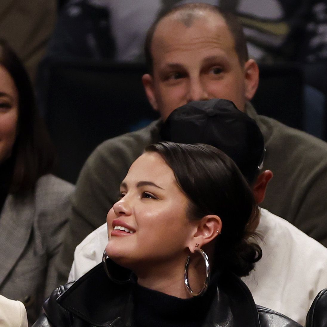 Bleacher Report on X: Selena Gomez and Michael B. Jordan court side at  Lakers-Nets game ⭐️  / X