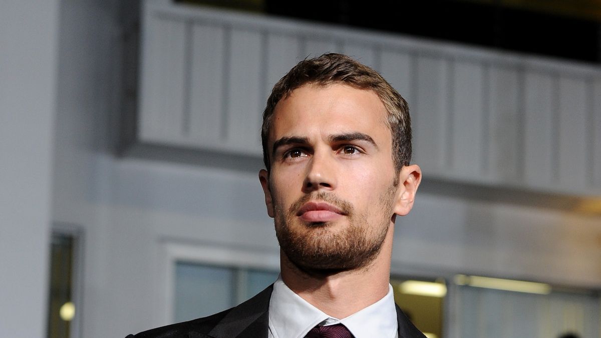 preview for Theo James | Don't Read The Comments