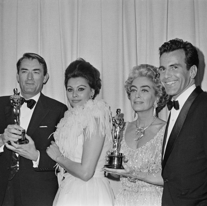 vintage oscars photos, backstage at 1963 oscars