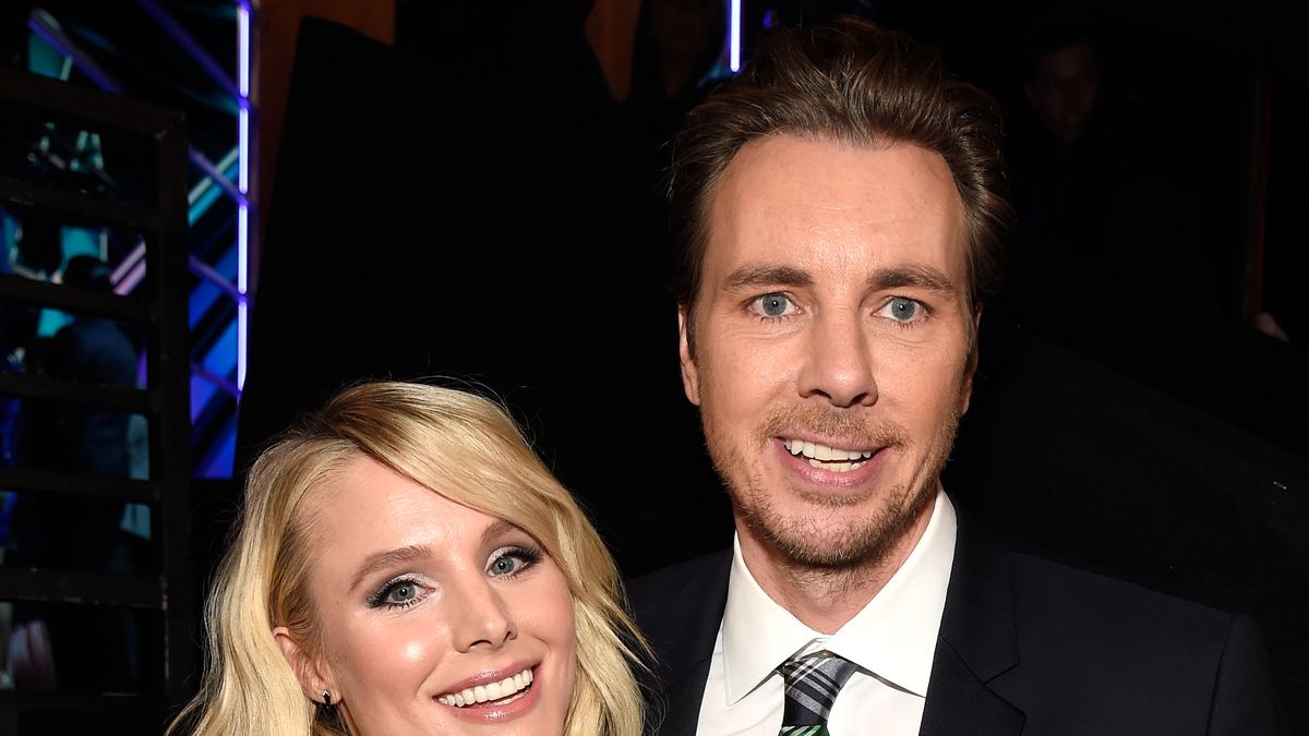 preview for What Kristen Bell & Dax Shepard’s Body Language Says About Their Relationship