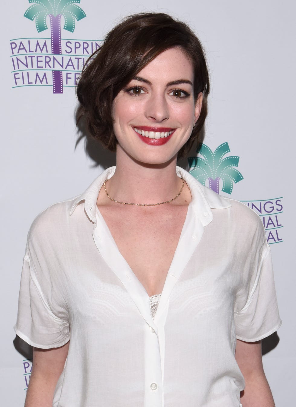 anne hathaway   pixie hairstyles