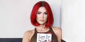 megan fox reads from her book "pretty boys are poisonous"