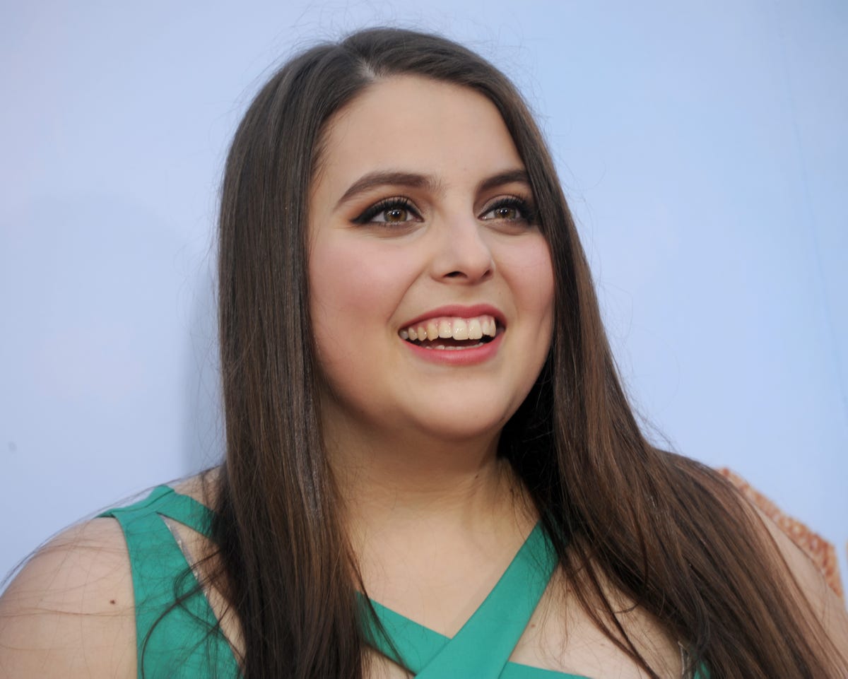 Beanie Feldstein Graduates to Leading Lady in 'How to Build A Girl