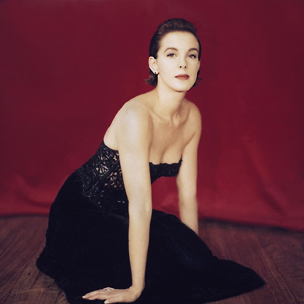 los angeles april 1980: actress elizabeth perkins poses for a portrait in los angeles, california. (photo by aaron rapoport/corbis/getty images)