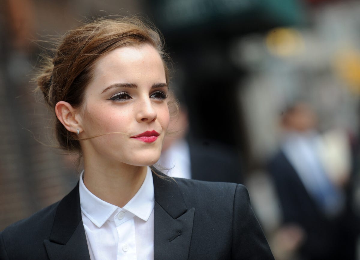 Emma Watson reageert op verlovingsgeruchten