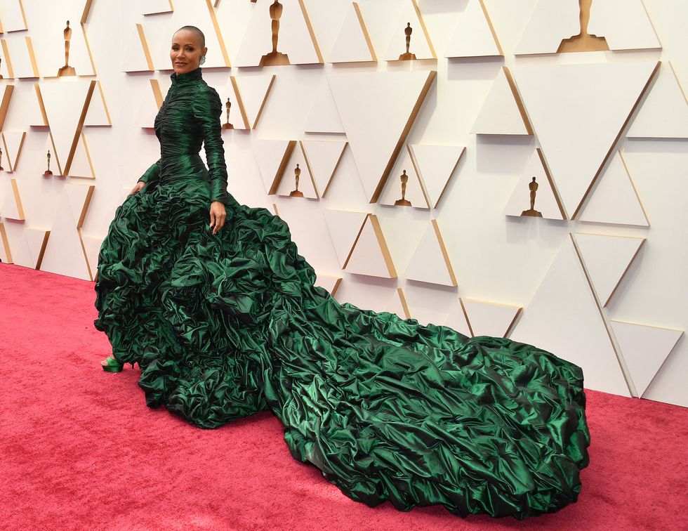 jada pinkett smith wears a couture gown on the oscars red carpet 2022