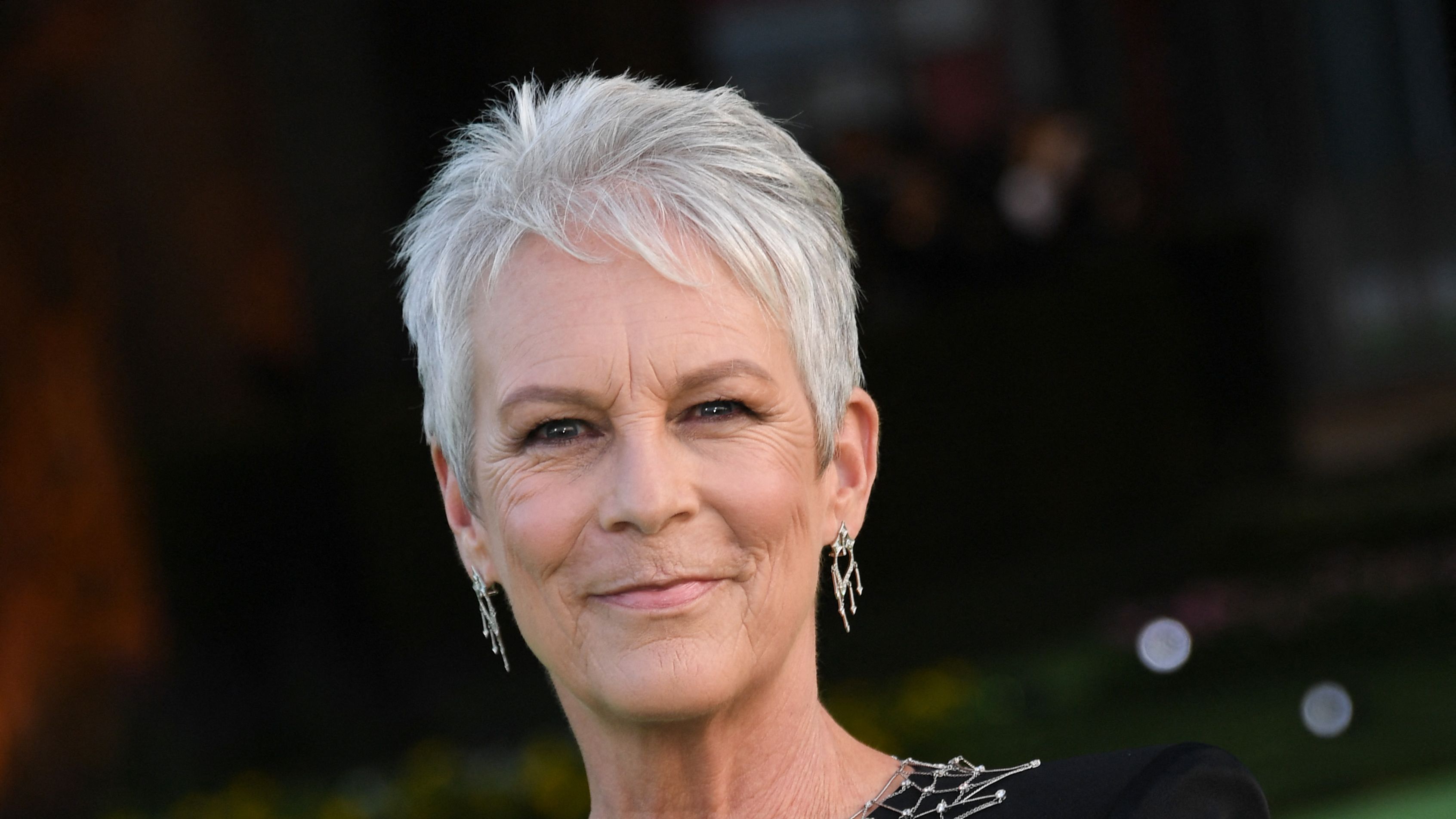 Jamie Lee Curtis Says She's 'Pro-Aging' and for 'Natural Beauty'