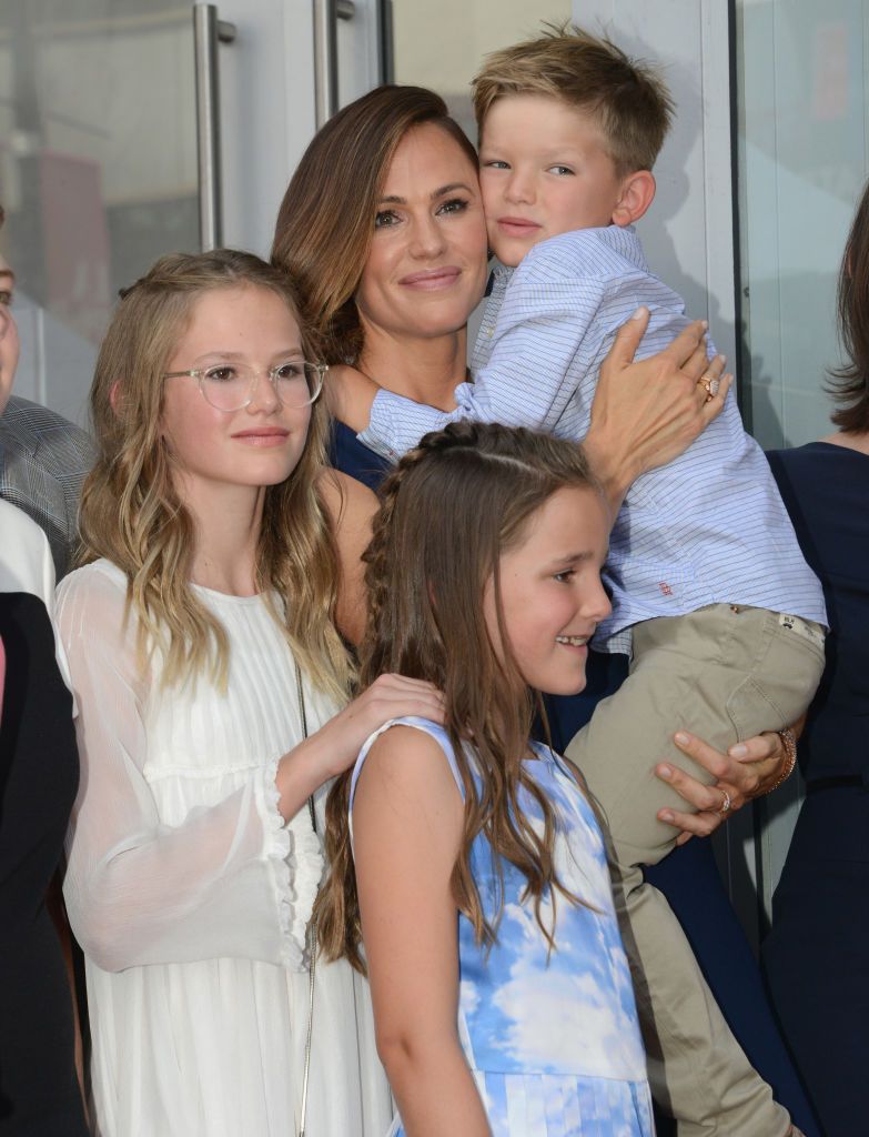 jennifer garner honored with star on the hollywood walk of fame