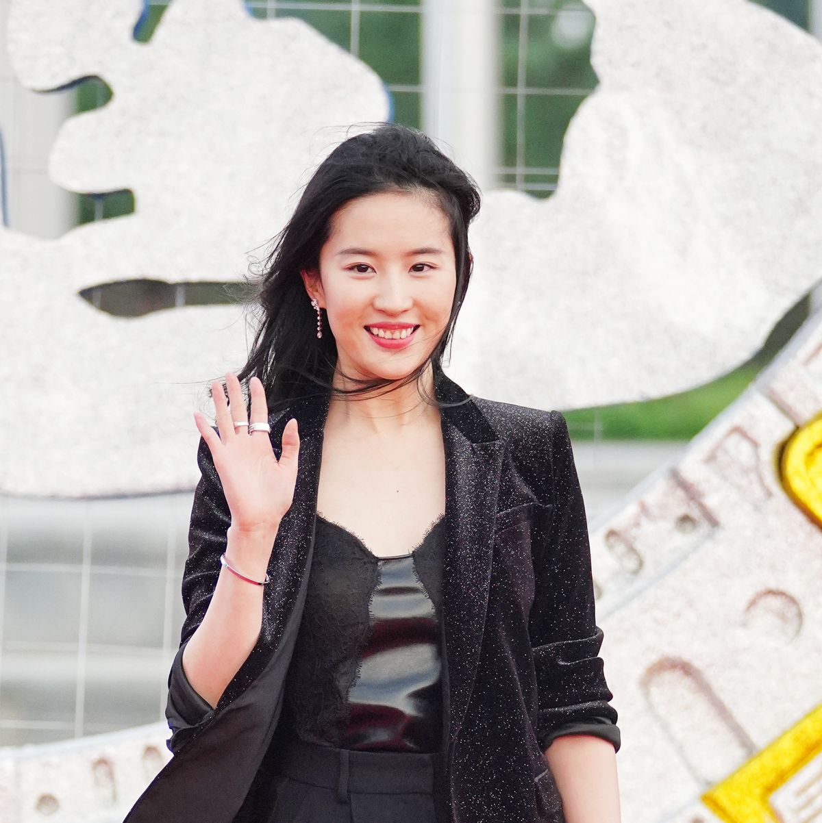 Yifei Liu Xnxx - Who Is Liu Yifei, the Actress Playing 'Mulan' in Disney's Film - Crystal Liu  and #BoycottMulan Protests