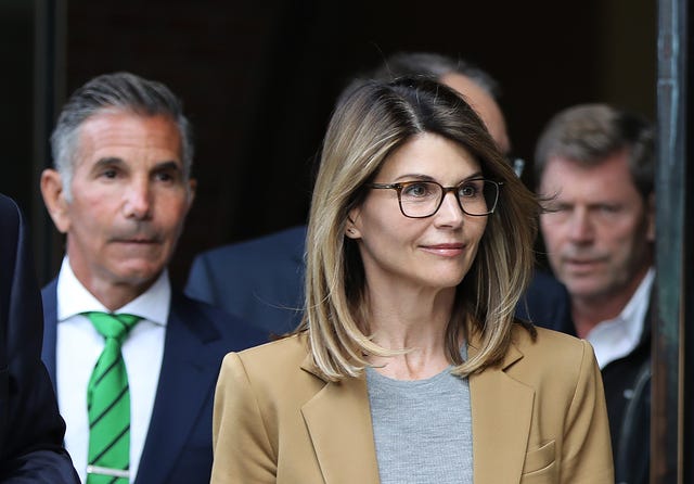felicity huffman, lori loughlin arrive at boston court for college cheating case