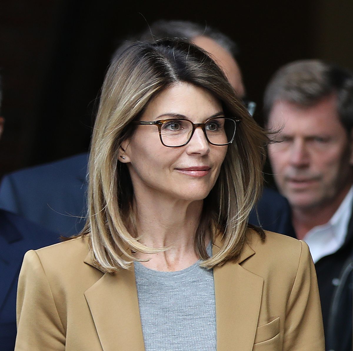 felicity huffman, lori loughlin arrive at boston court for college cheating case