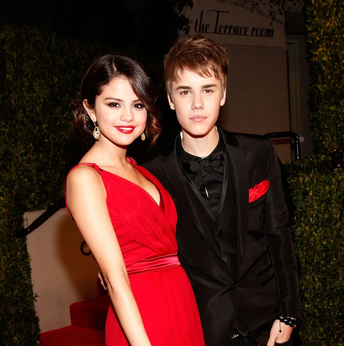 https://hips.hearstapps.com/hmg-prod/images/actress-selena-gomez-and-musician-justin-bieber-attend-the-news-photo-1582297312.jpg?crop=1.00xw:0.738xh;0,0.0672xh&resize=1200:*