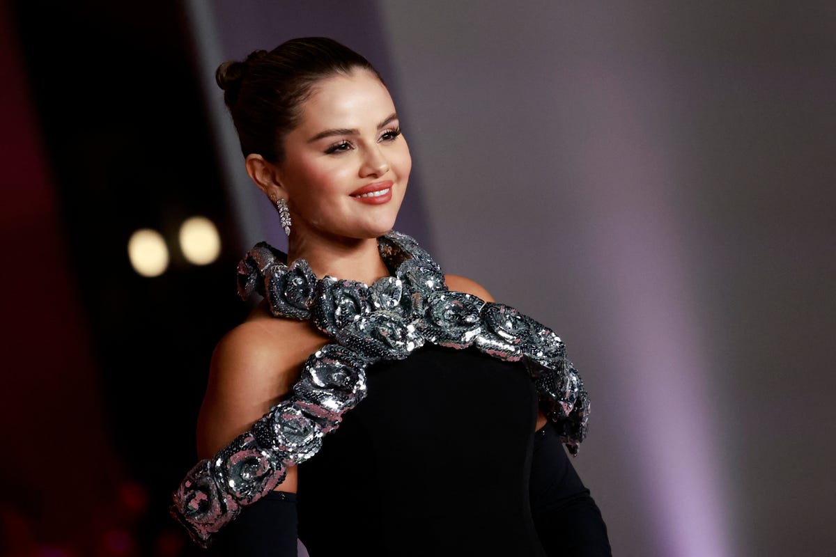 preview for Selena Gomez: Dating History