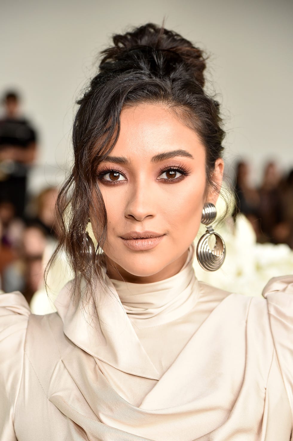 shay mitchell valentine's day hairstyles