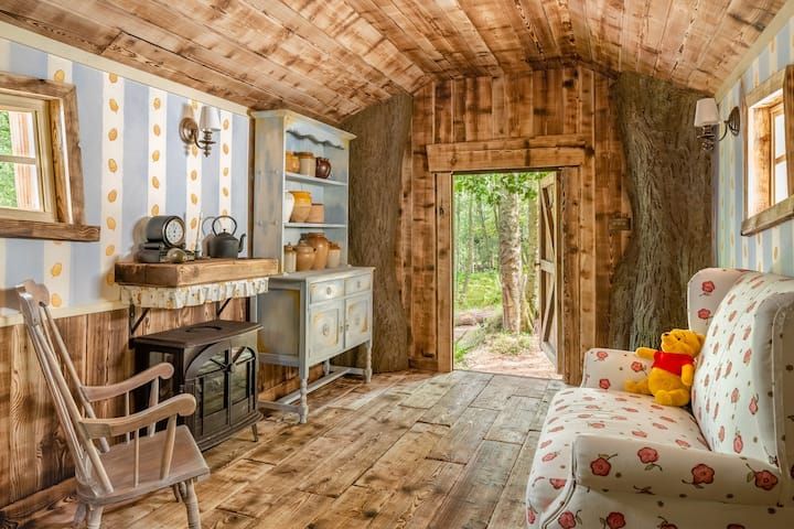 迪士尼攜手airbnb打造「小熊維尼的家」，經典樹屋造型、維尼的蜂蜜罐，想入住你還要遵守維尼家規！