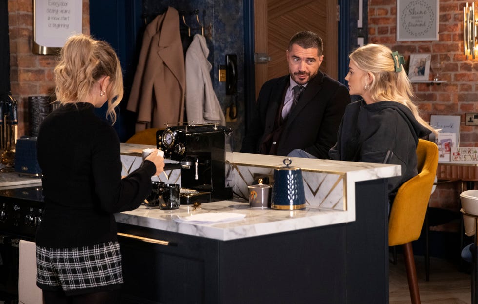 adam barlow, bethany platt, sarah barlow, coronation street