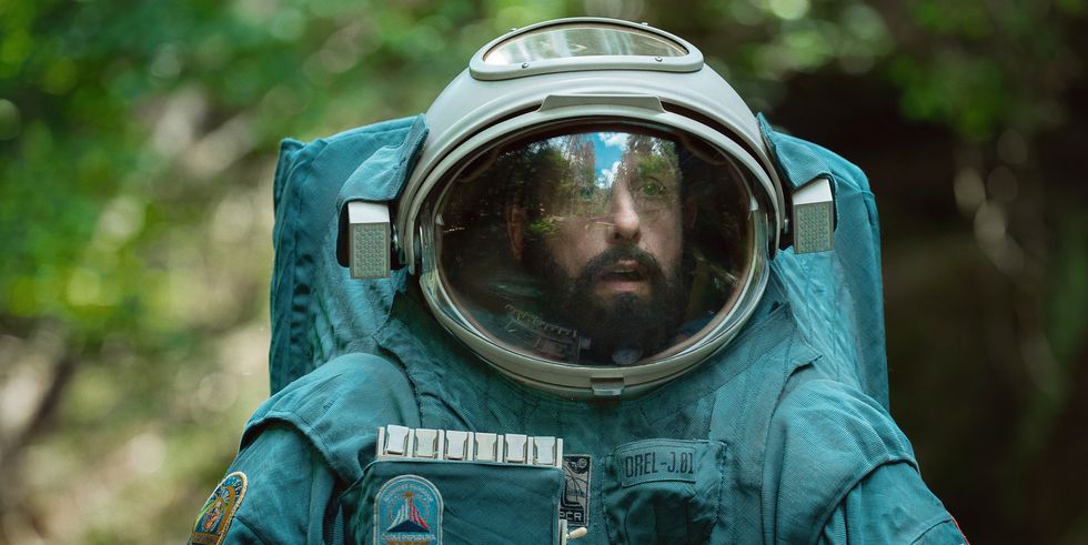 Adam Sandler como Jakub en el astronauta.