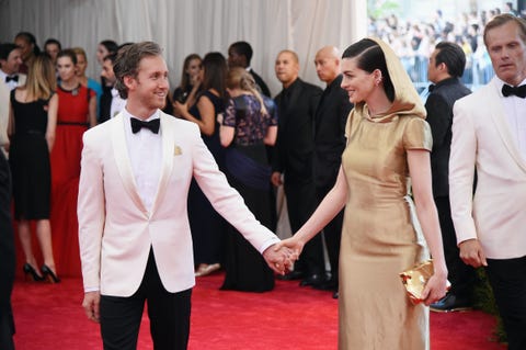 anne hathaway and adam shulman at the 2015 met gala