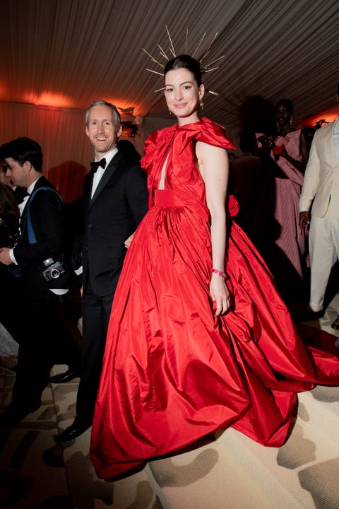 adam shulman and anne hathaway at the 2018 met gala