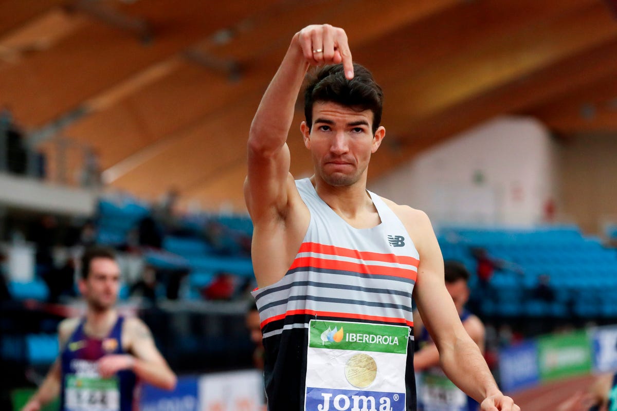 preview for Adel Mechaal, bronce nacional en campo a través: "Como no tenía el cambio de ritmo, he decidido salir a muerte"