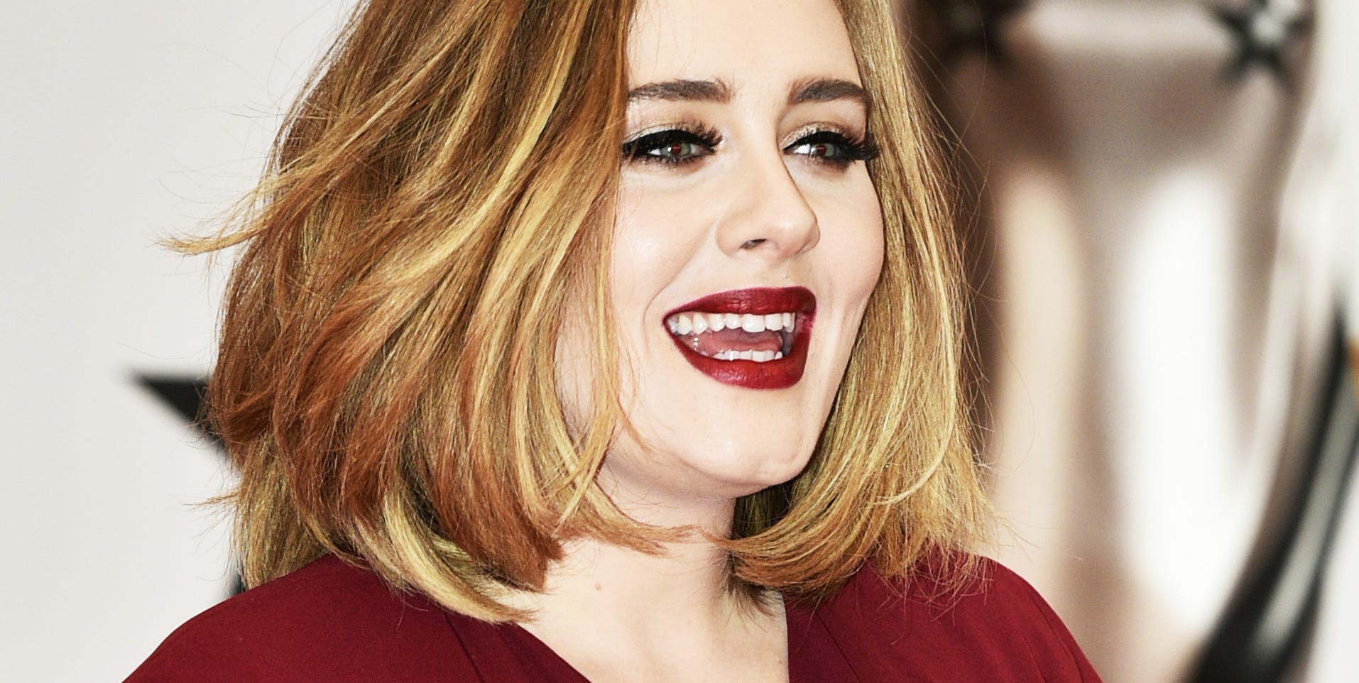 Hair, Face, Red, Blond, Facial expression, Lip, Beauty, Hairstyle, Shoulder, Fashion, 