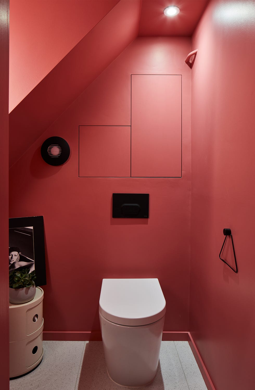 baño moderno en color rojo