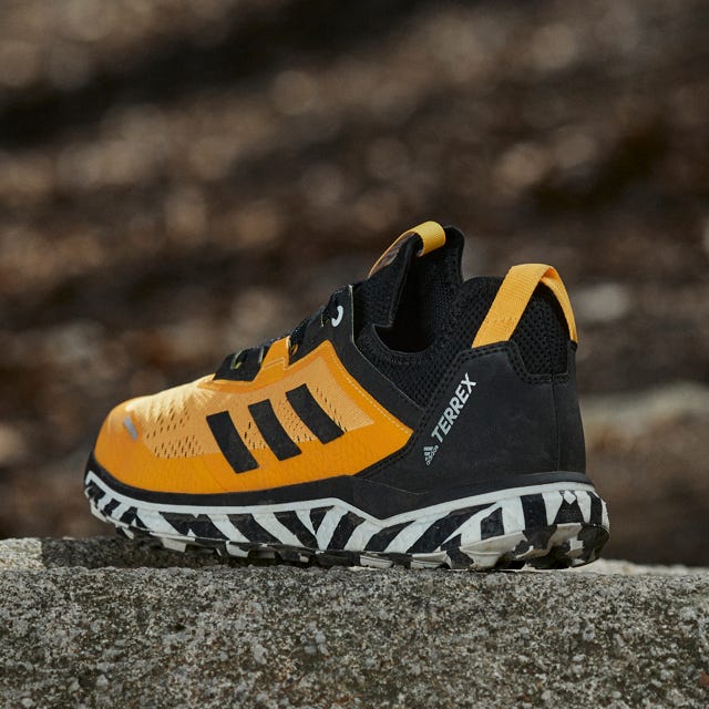la zapatilla de trail running adidas terrex agravic flow