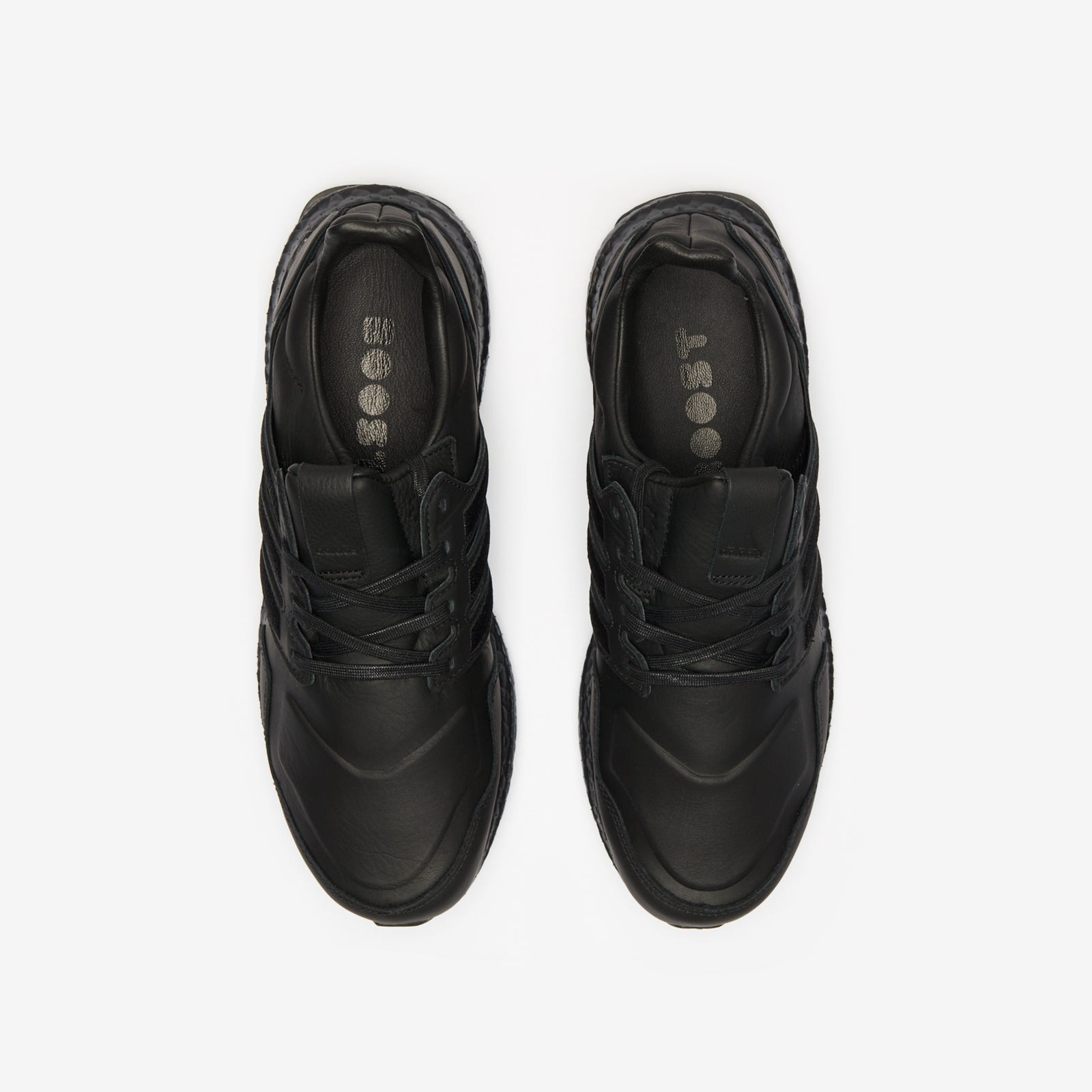 Footwear, Shoe, Black, Sneakers, Walking shoe, Outdoor shoe, Leather, Sportswear, Athletic shoe, Hiking boot, 
