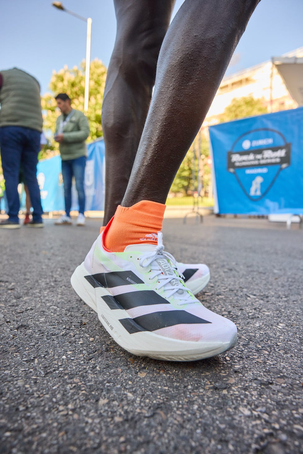 las adizero adios pro 4 del keniano kalipus lomwai, ganador del medio maratón de madrid 2025