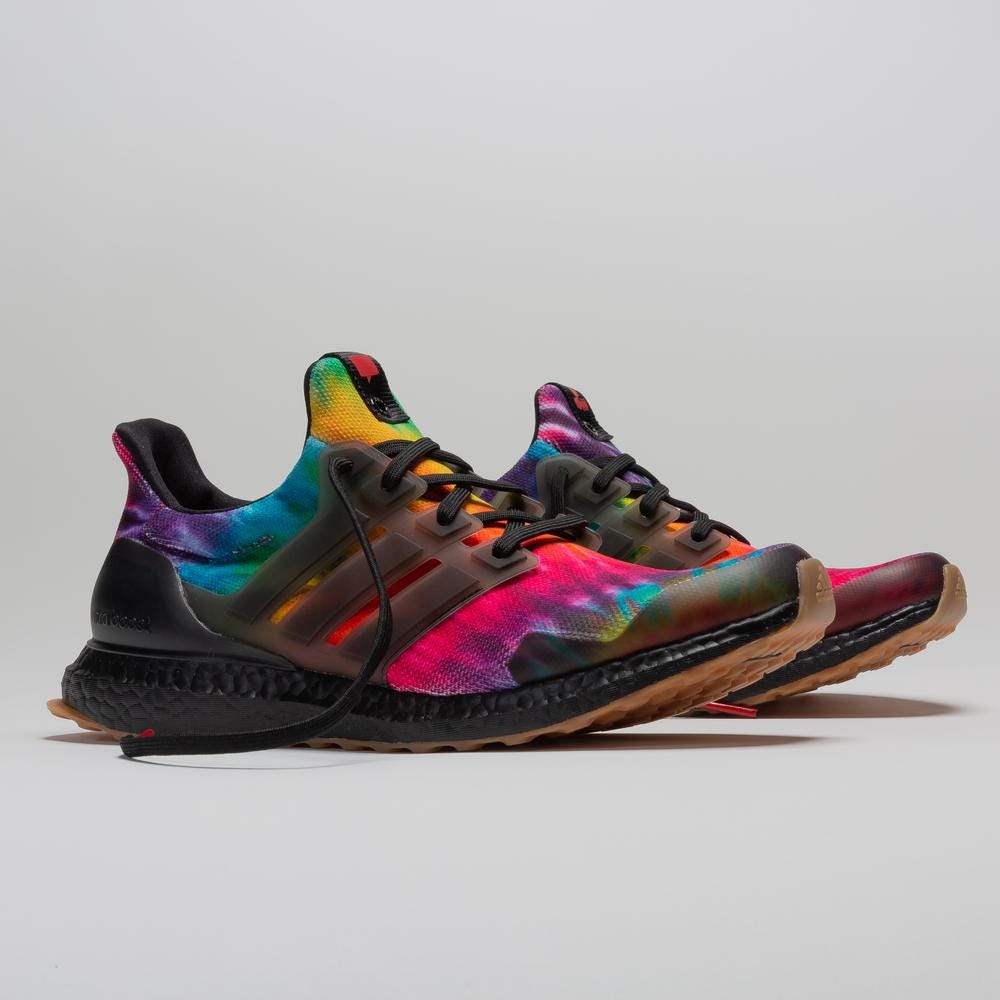 Footwear, Shoe, Sportswear, Sneakers, Purple, Outdoor shoe, Athletic shoe, Running shoe, Magenta, Walking shoe, 