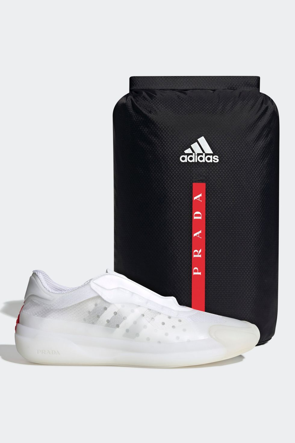 Adidas y Prada se unen para crear la zapatilla deportiva más elegante del  mercado