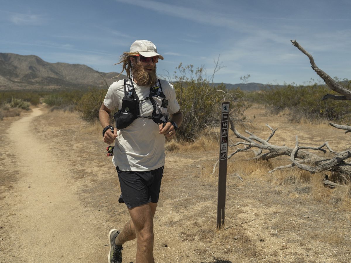 repertorio Tierra limpiar Ultrarunner Timothy Olson Ran the Pacific Crest Trail in 51 Days