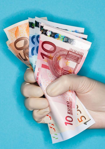 la crisis del coronavirus podría haber acelerado la desaparición de billetes y monedas ahora cobran peso el pago con tarjeta, móvil y las compras online