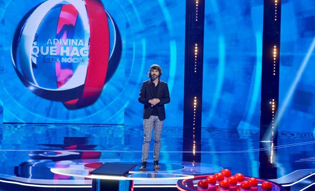 Adivina qué hago esta noche. Santi Millán