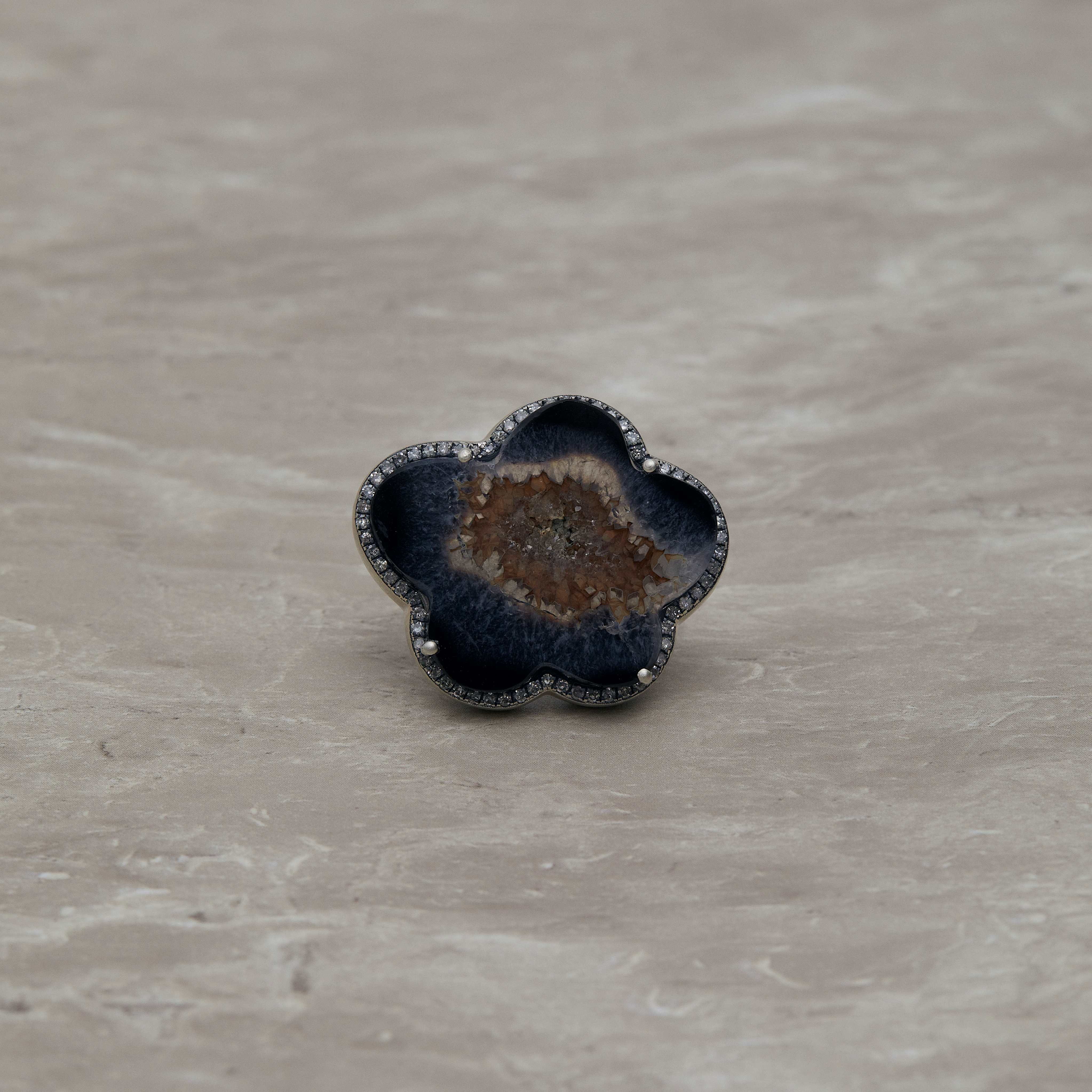 【呪物】由緒あるセレブのリング　縁起物　金運 特級呪物「幸運の象徴－黄金の指輪」曰く付き・縁起物・幸運
