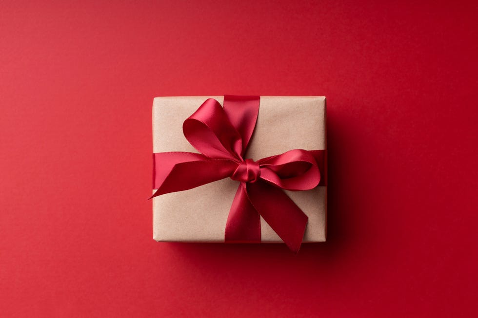 How to Make a Bow 2023 for Perfect Gifts, Holiday Decor, and More