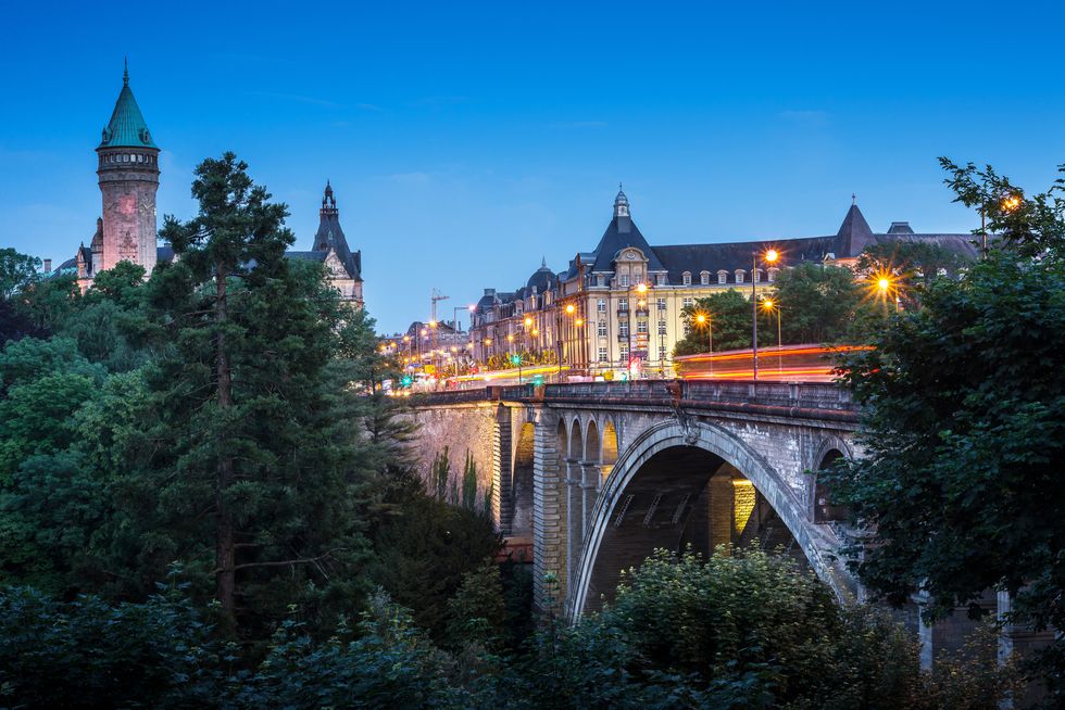 puente adolfo en el atardecer de luxemburgo