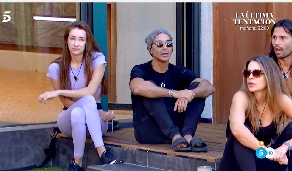 adara y cristina