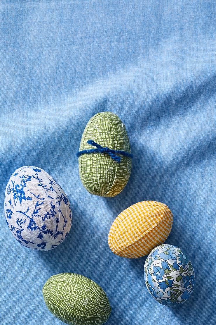 adult craft ideas, eggs wrapped in fabric
