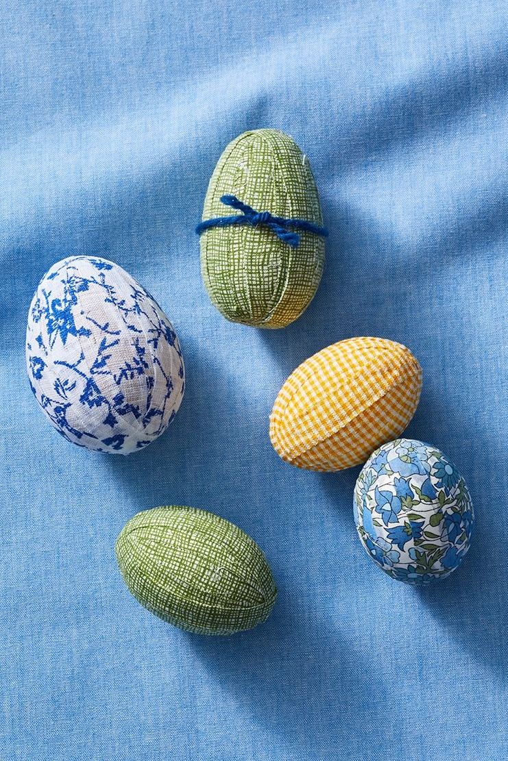 adult craft ideas, eggs wrapped in fabric