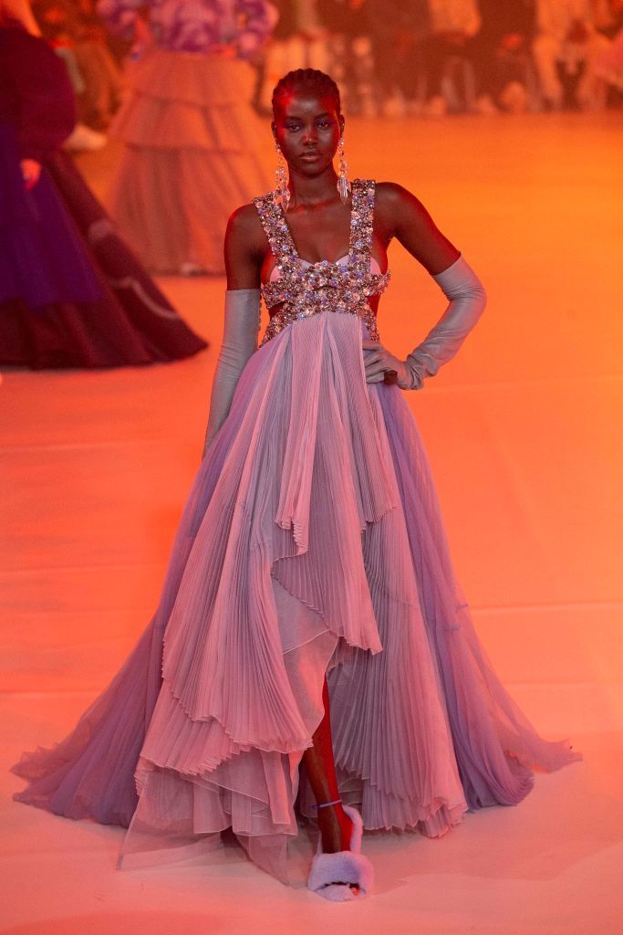 Naomi Campbell Closes The Runway At Off-White's Spring 2018 Show - Naomi  Campbell Princess Diana Off-White Paris Fashion Week