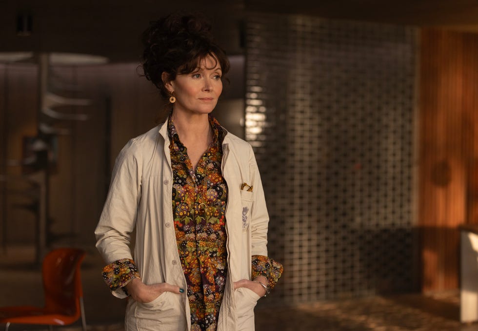 fx's alien: earth "neverland" season 1, episode 1 (airs tues, august 12) pictured: essie davis as dame sylvia. cr: patrick brown/fx