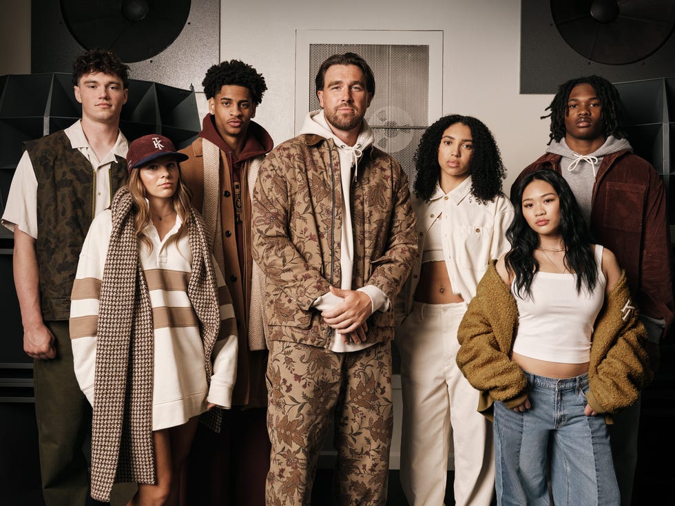 kelce alongside the six young athletes he picked for the campaign.﻿