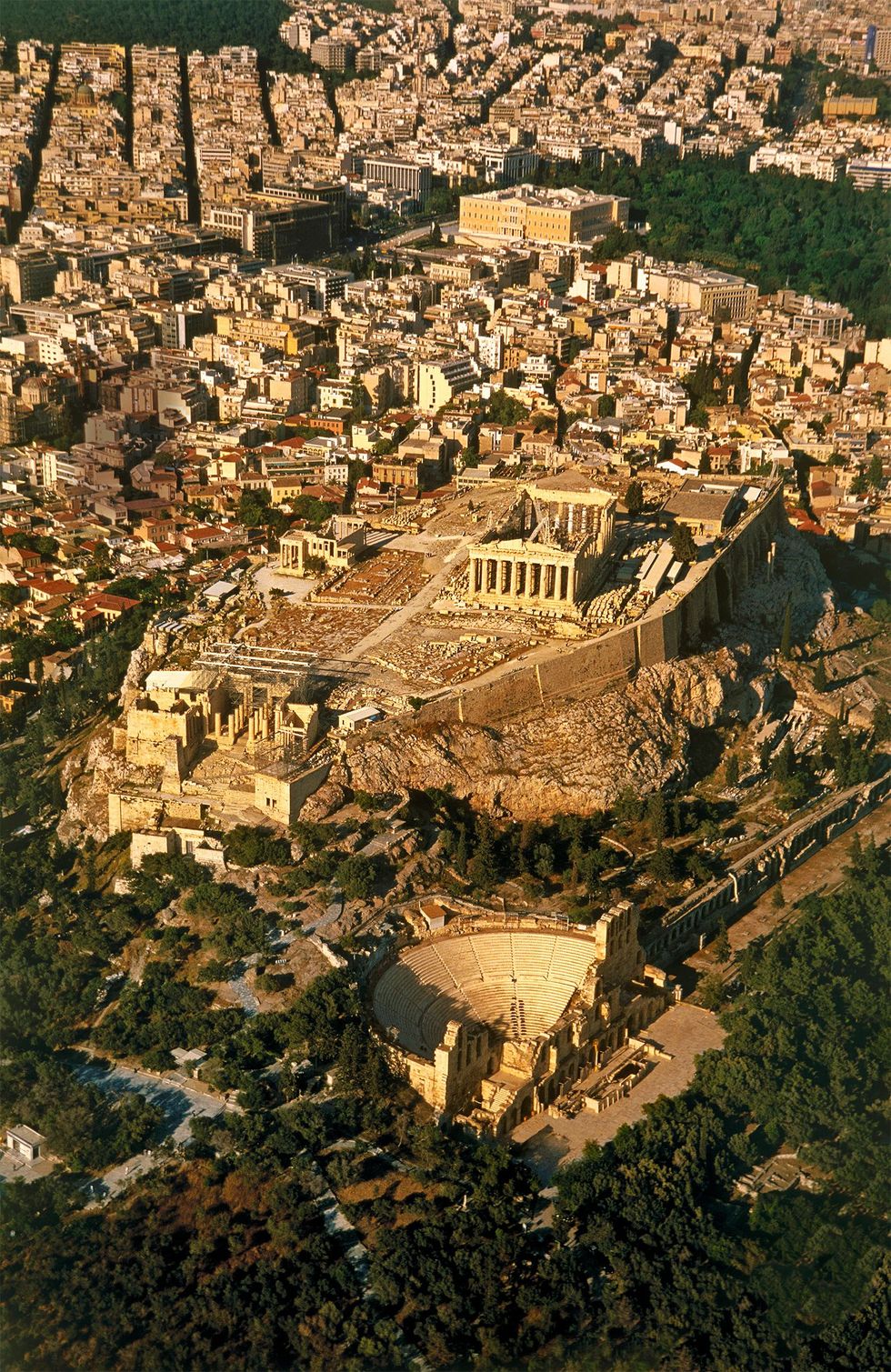 Na de verbanning van Hippias streed Isagoras tegen Cleisthenes Met hulp van Sparta wilde hij de macht veroveren Na een beleg op de Akropolis werd Isagoras verbannen naar Sparta