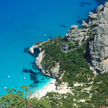 een van de zes mooiste stranden van sardinie