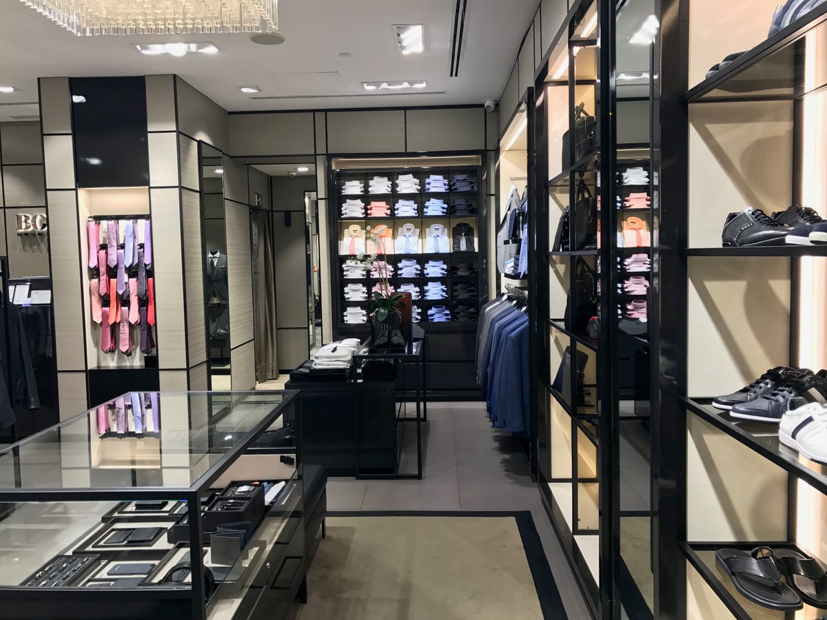 Tienda Louis Vuitton Dentro Del Aeropuerto Internacional De