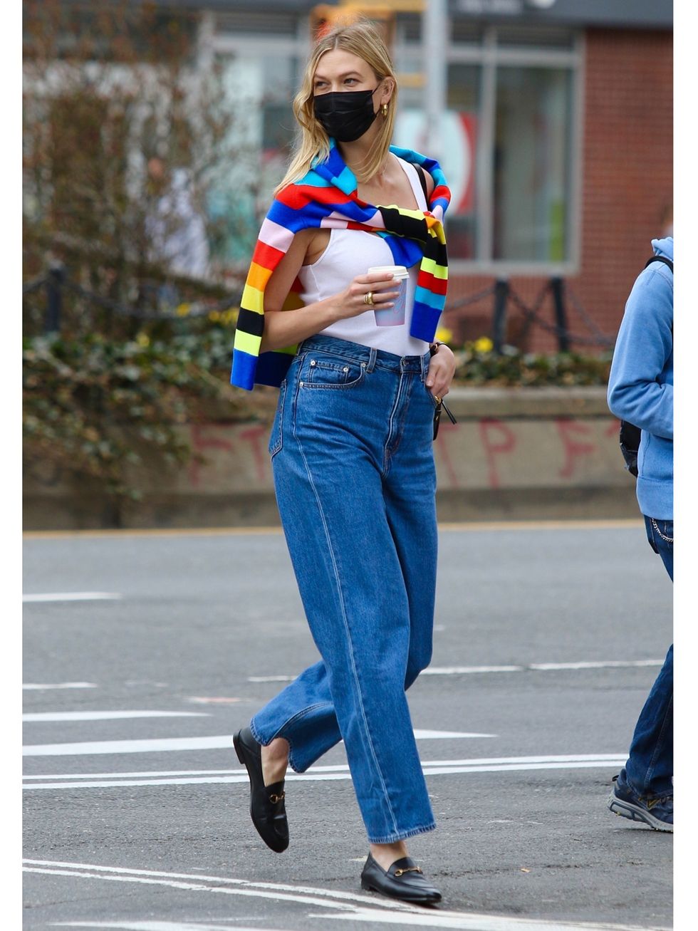 new york, ny    exclusive    karlie kloss wears a colorful sweater over her shoulders as she shows off her svelte post baby figure while out on a coffee run around manhattan’s downtown areapictured karlie klossbackgrid usa 9 april 2021 byline must read brosnyc  backgridusa 1 310 798 9111  usasalesbackgridcomuk 44 208 344 2007  uksalesbackgridcomuk clients   pictures containing childrenplease pixelate face prior to publication