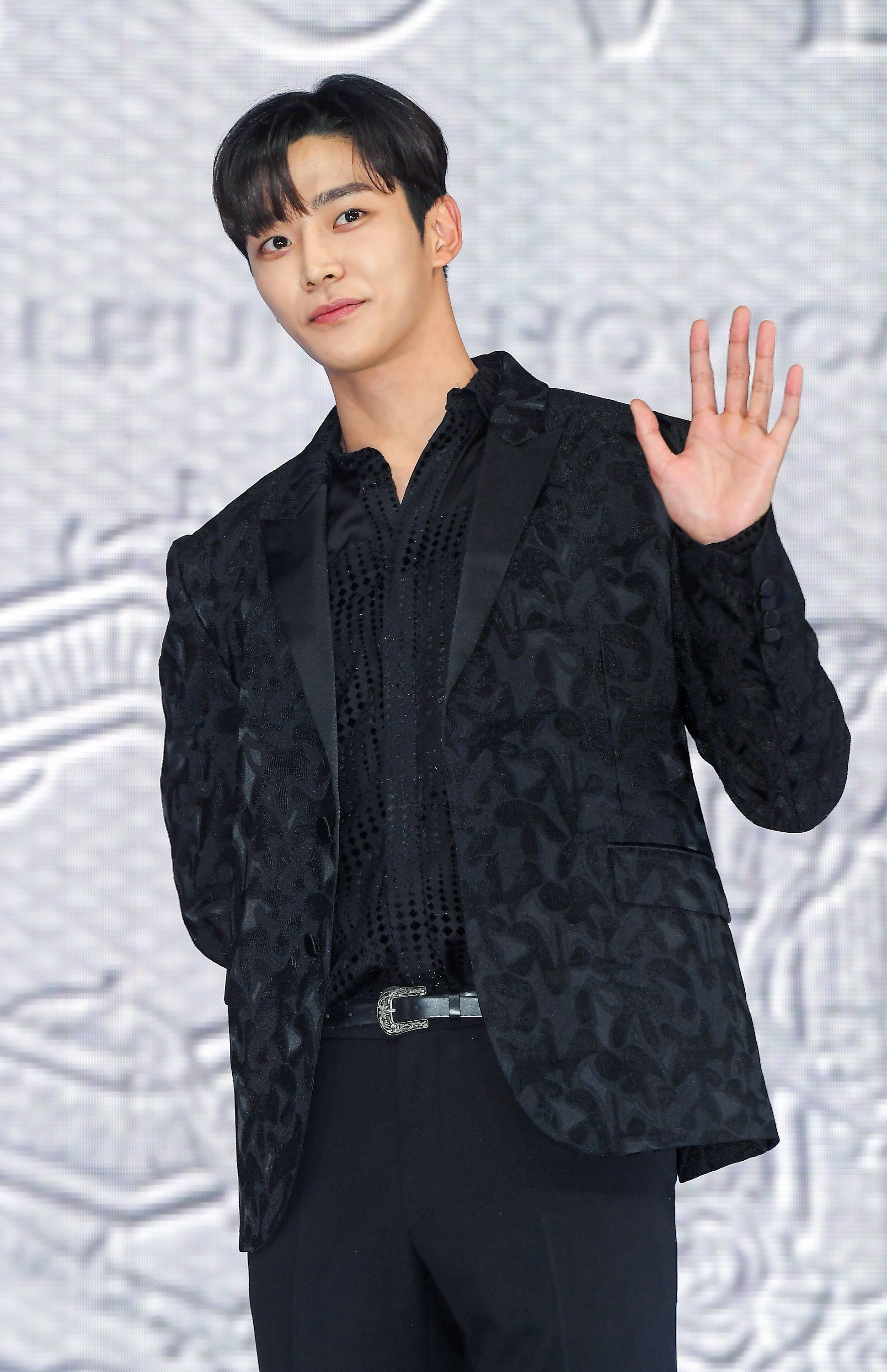 SF9 ロウン