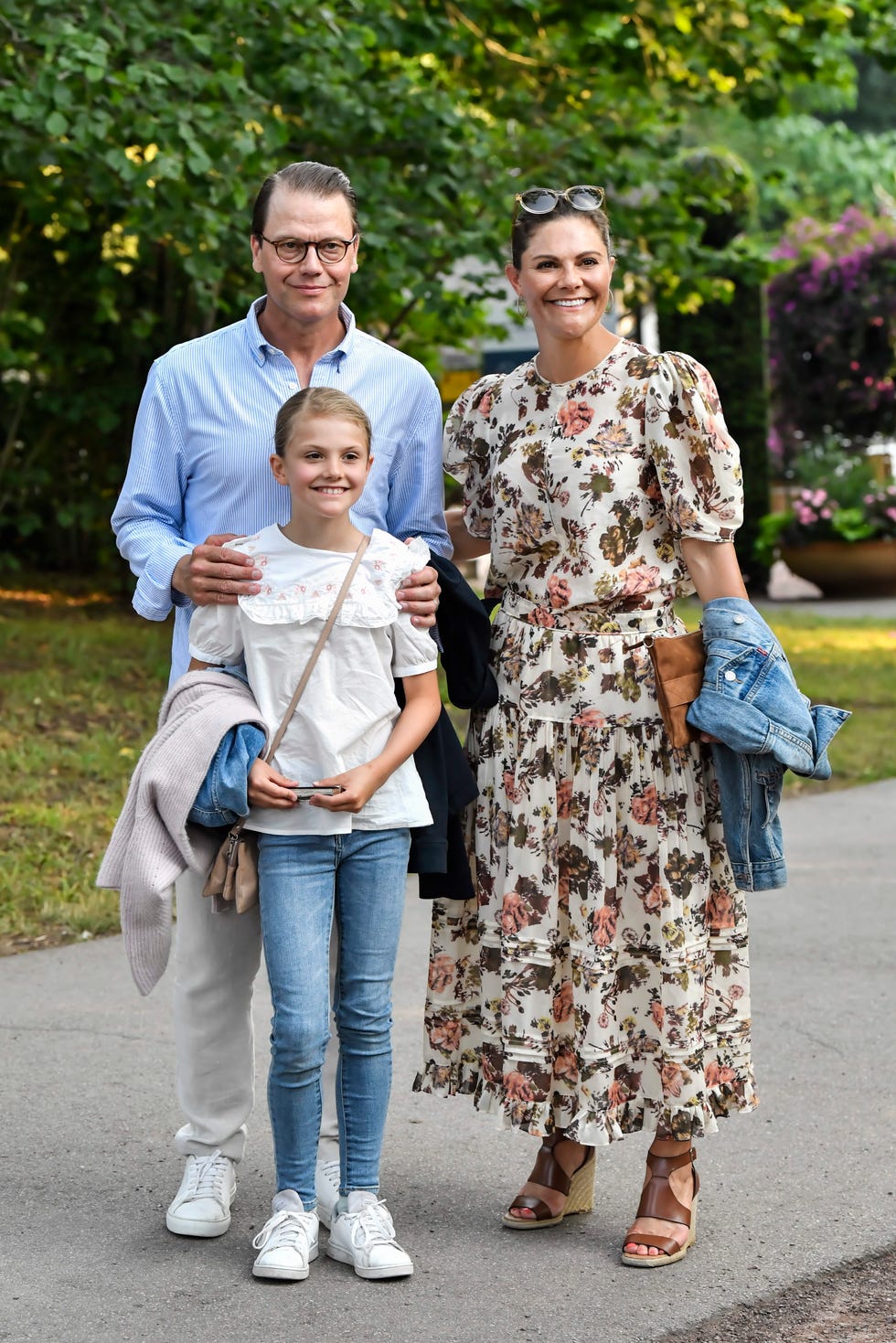 princess estelle, prins daniel and crownprincess victoria arrive at the solliden sessions concert with artist carola in solliden, sweden on july 13, 2021 in the backround, prins danielfoto jonas ekströmer  tt  code 10030